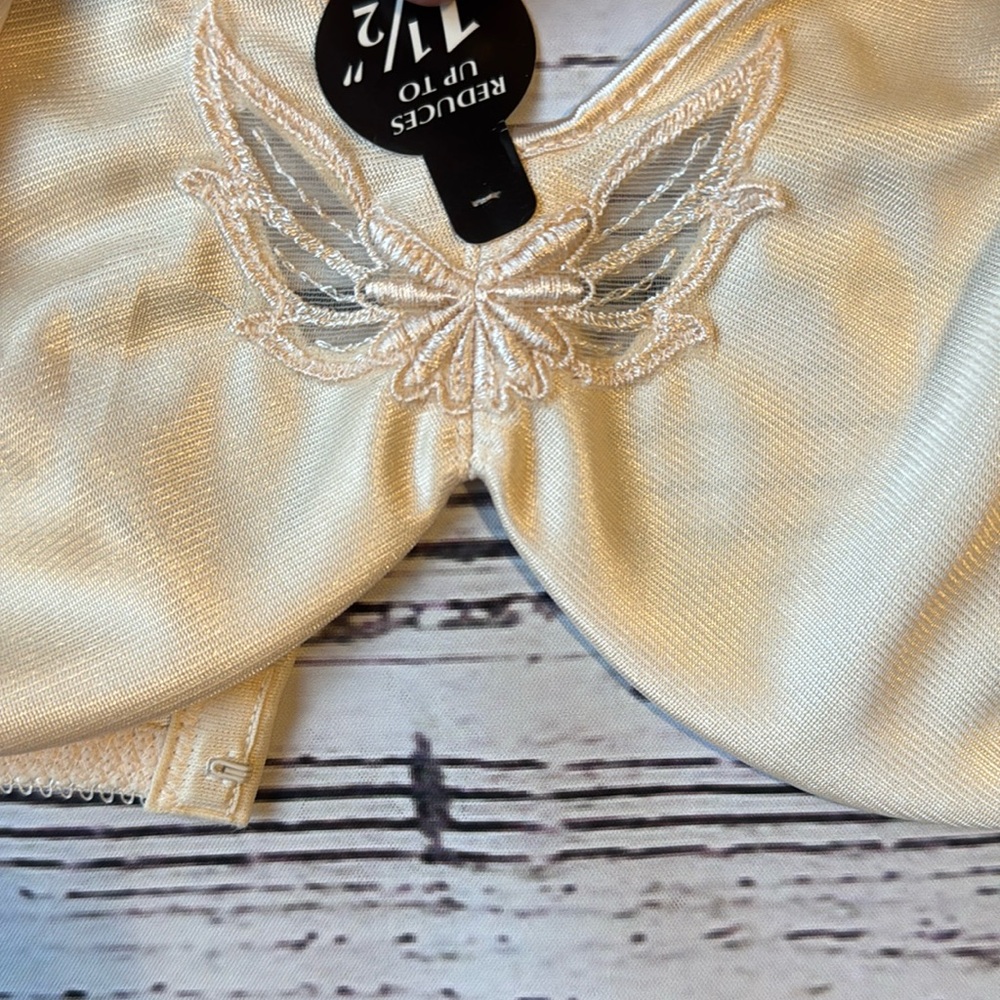 RARE Bali Minimizer 3364 Butterfly Detail Bra Light Beige 34C NWT- Lot of 2 - Picture 13 of 13